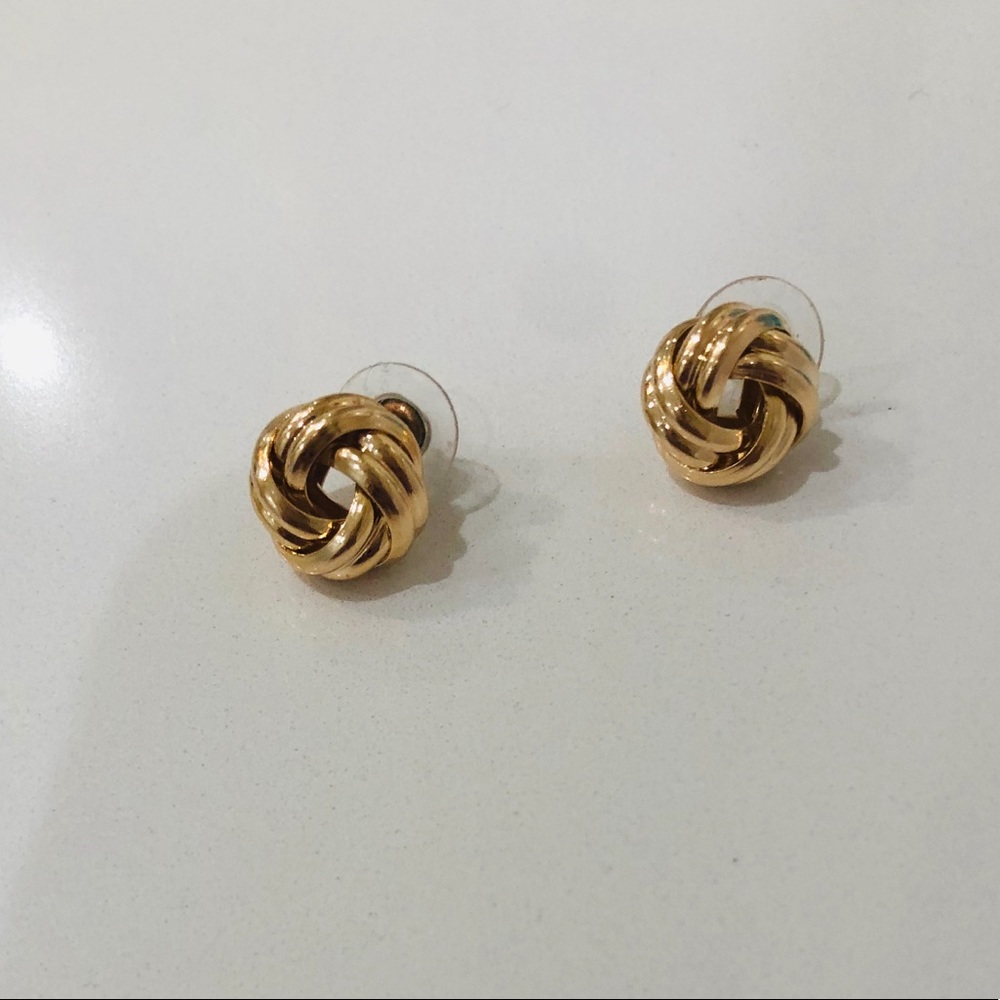Medium sized gold knot costume studs